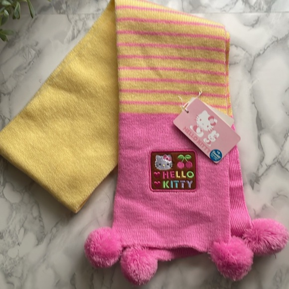 Vintage Sanrio Hello Kitty CHERRIES Pompom Scarf - 2003 NWT - Picture 2 of 9